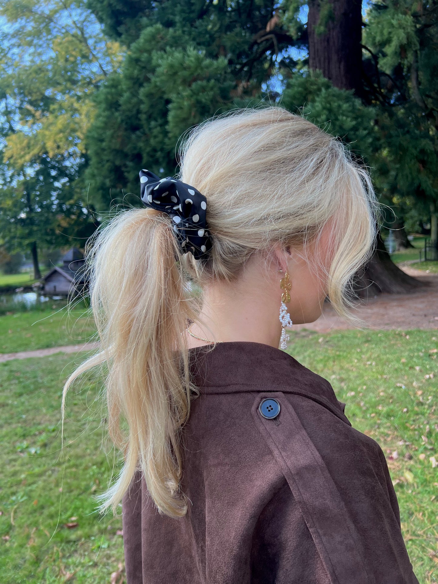 Dotty scrunchie zwart-wit