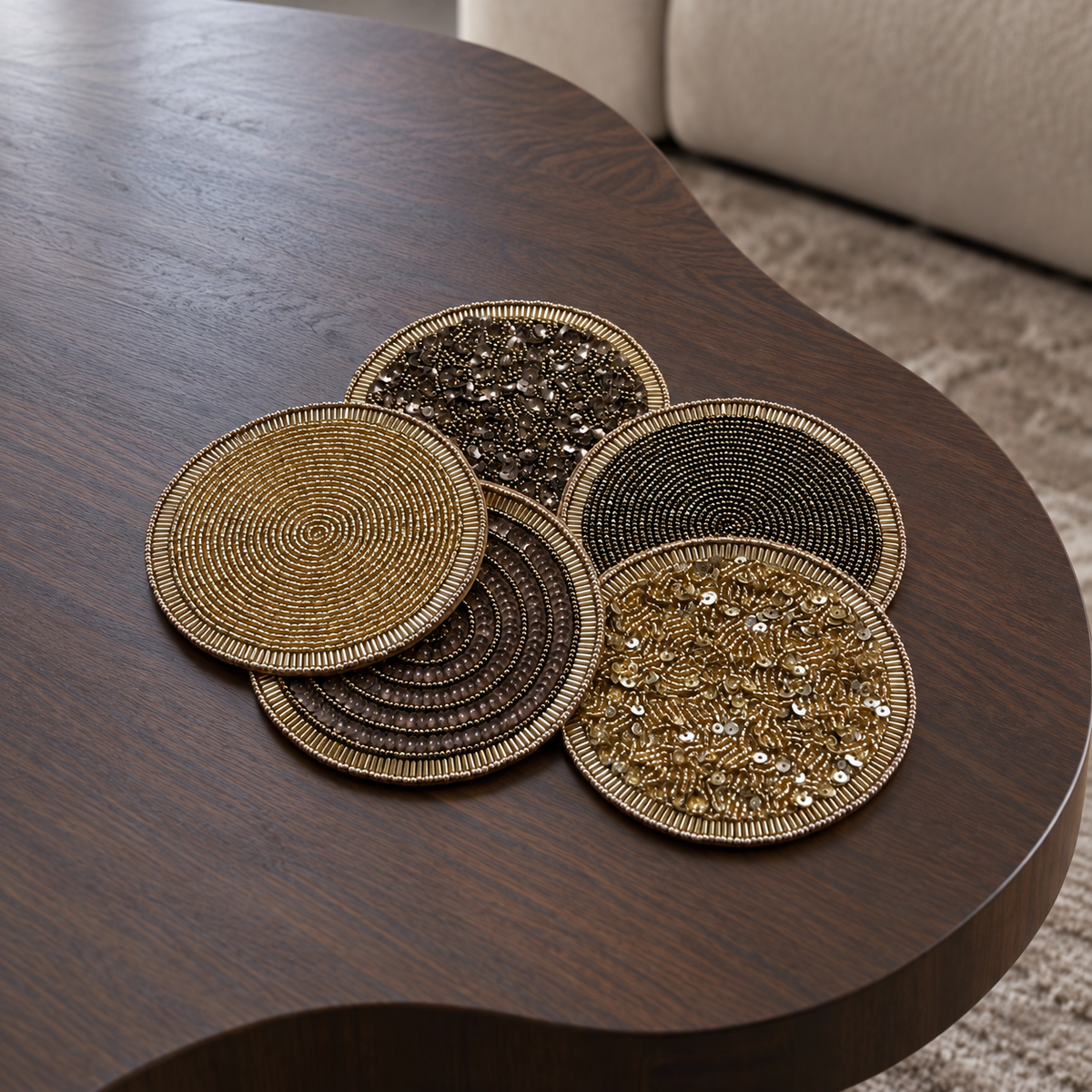 scale onderzetter my marble set op walnotenhout tafel